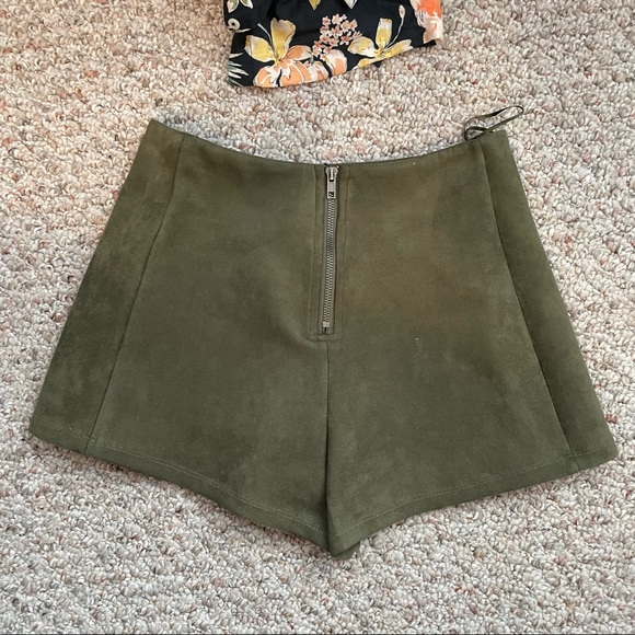 LF suede skort In perfect condition - Picture 5 of 5